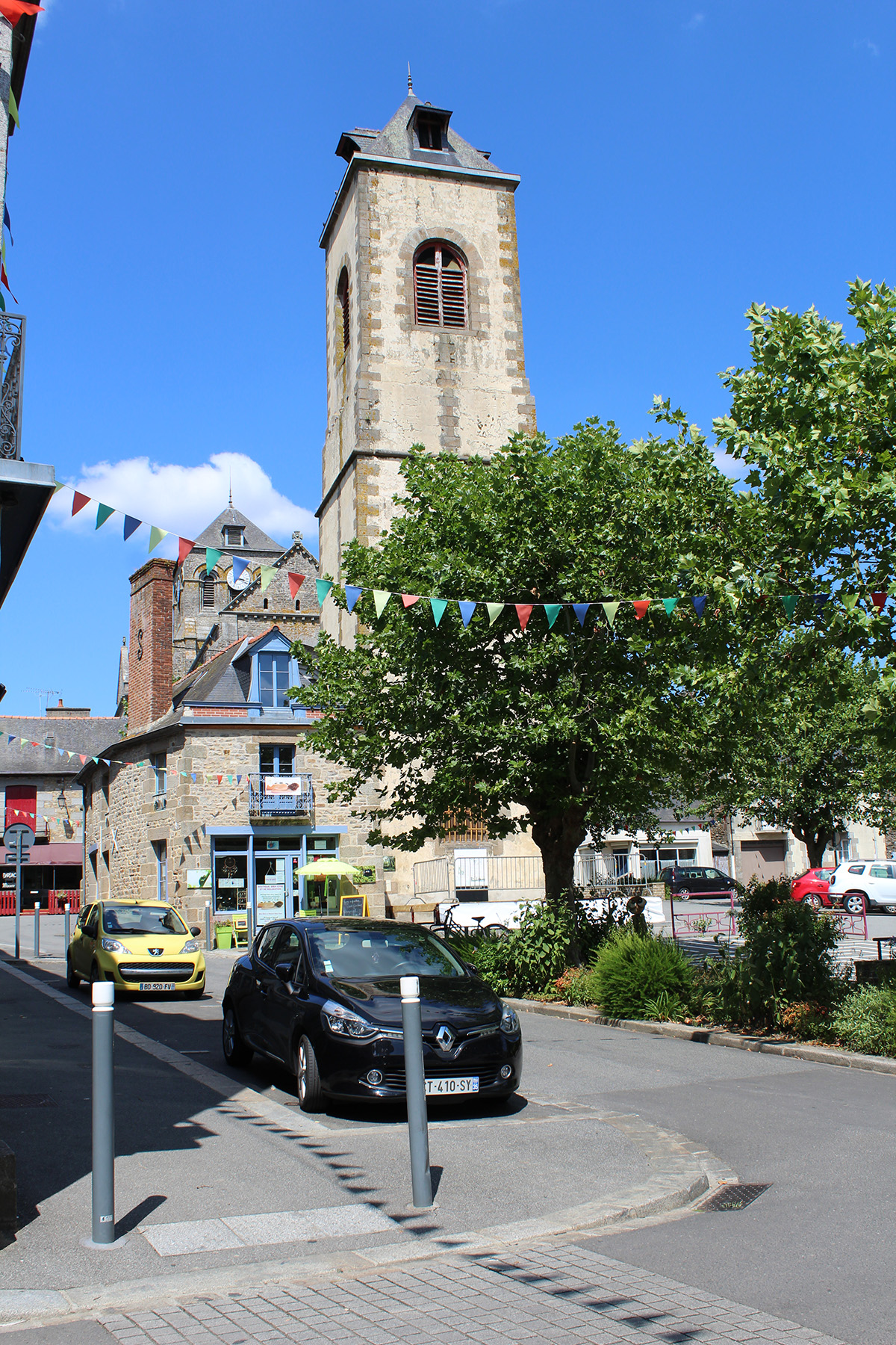 Saintaubinducormier Esam Solidarity